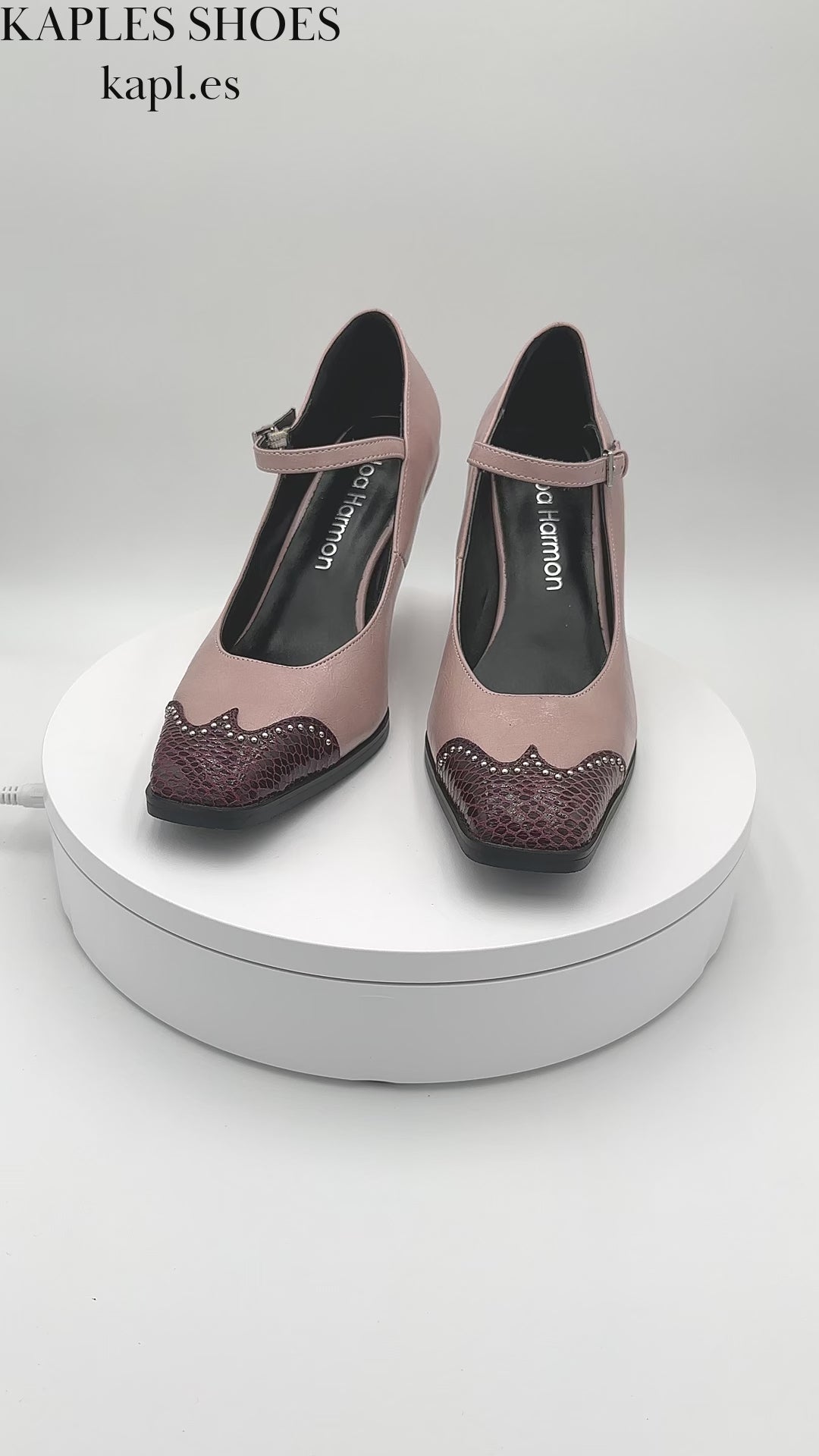 Zapatos Noa Harmon modelo Mary Jane Pipa para mujer, mostrado en un video de 360 grados.